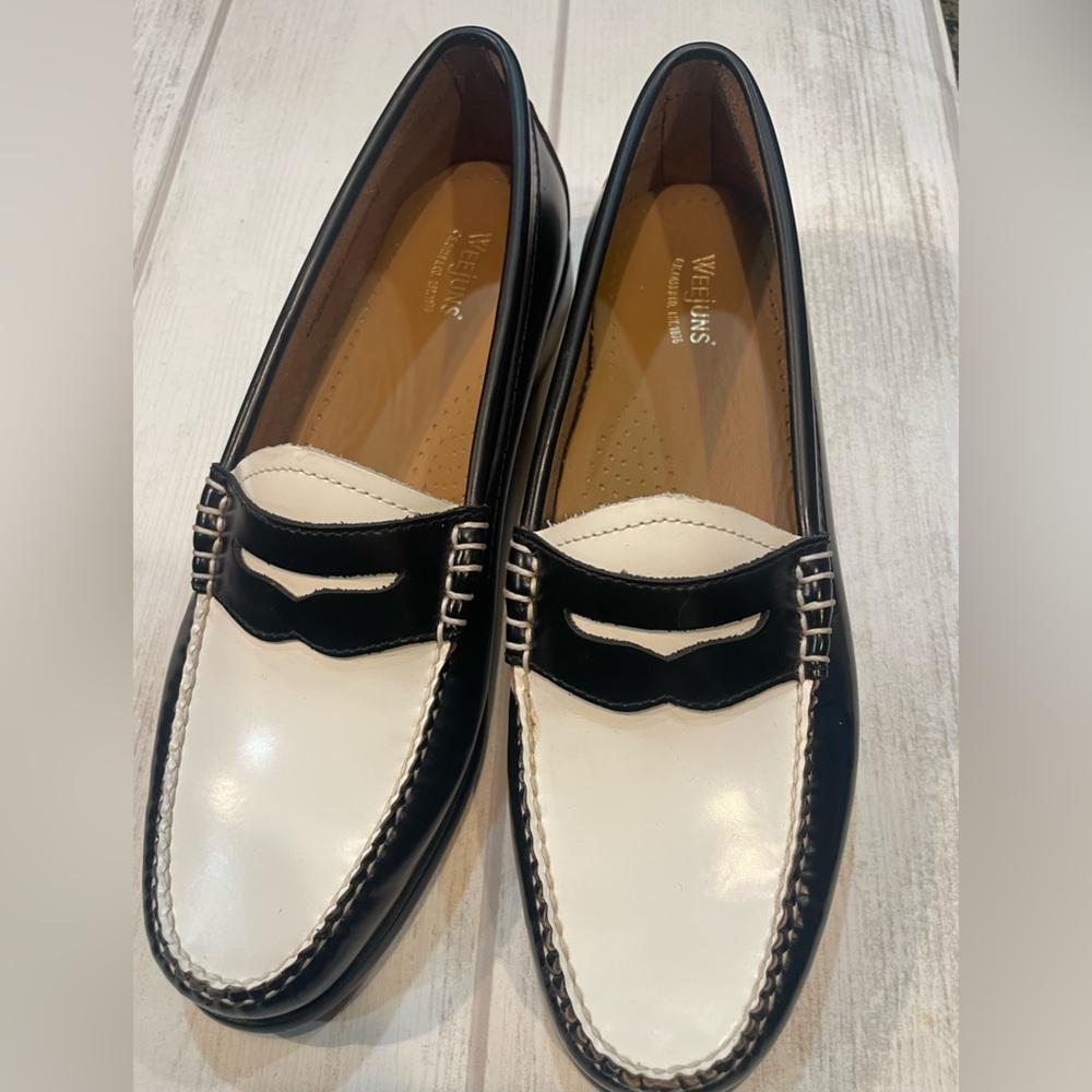 G.H. Bass & Co. Weejuns Black and White Women’s Penny Loafers Size 7.5 Leathee